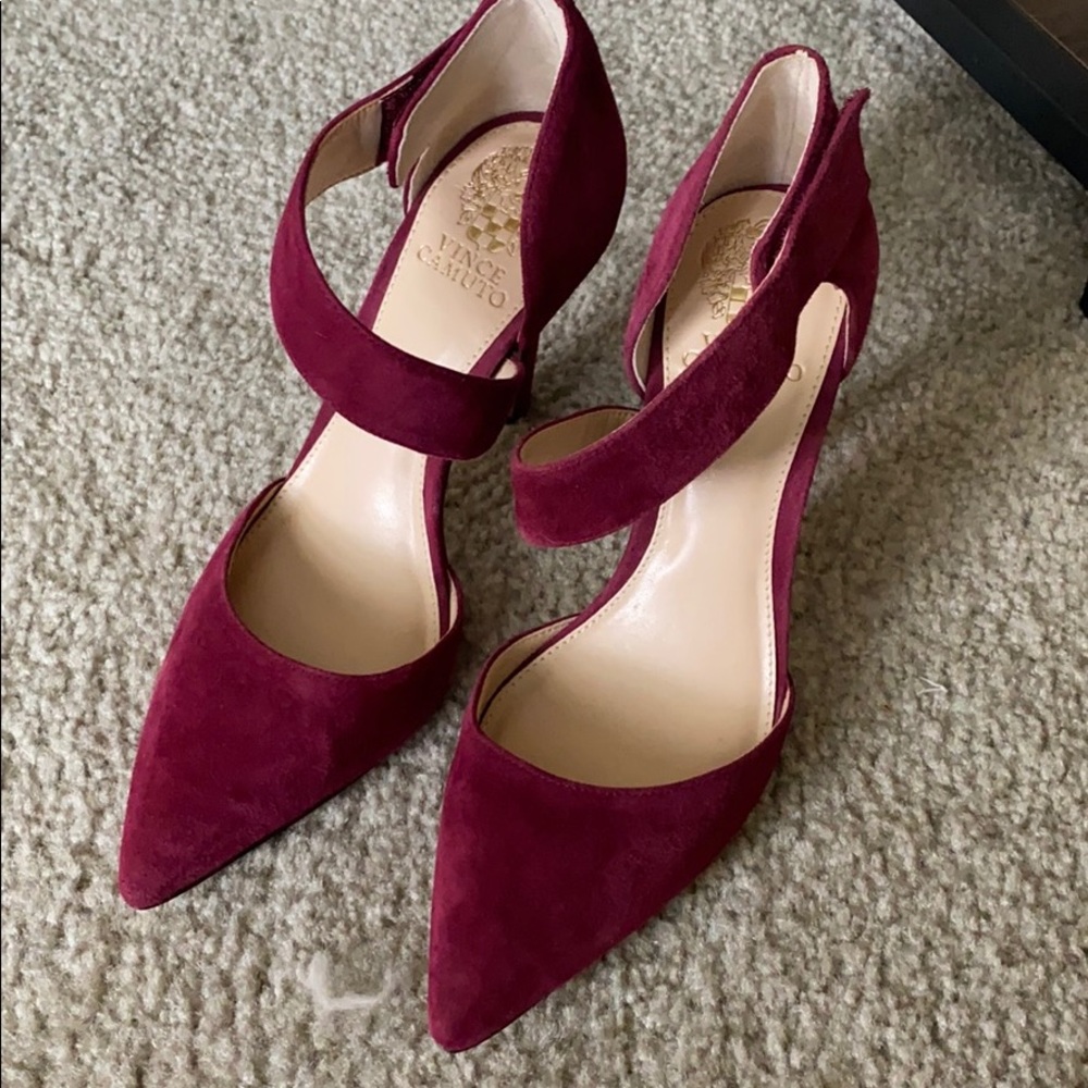 Vince Camuto wine suede heels! New!